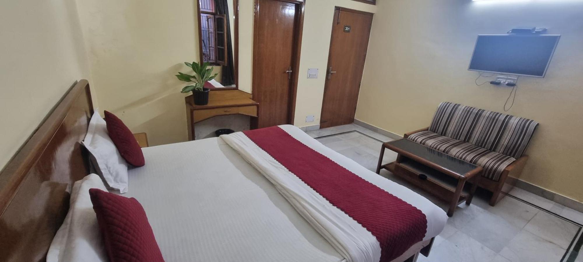 Hotel Har Ki Pauri By Around Stays Haridwār Exterior foto