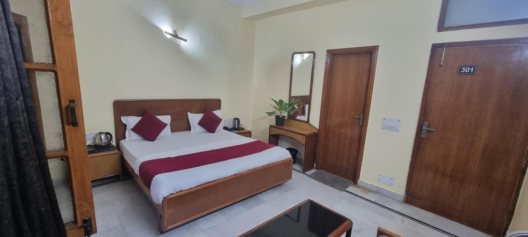 Hotel Har Ki Pauri By Around Stays Haridwār Exterior foto